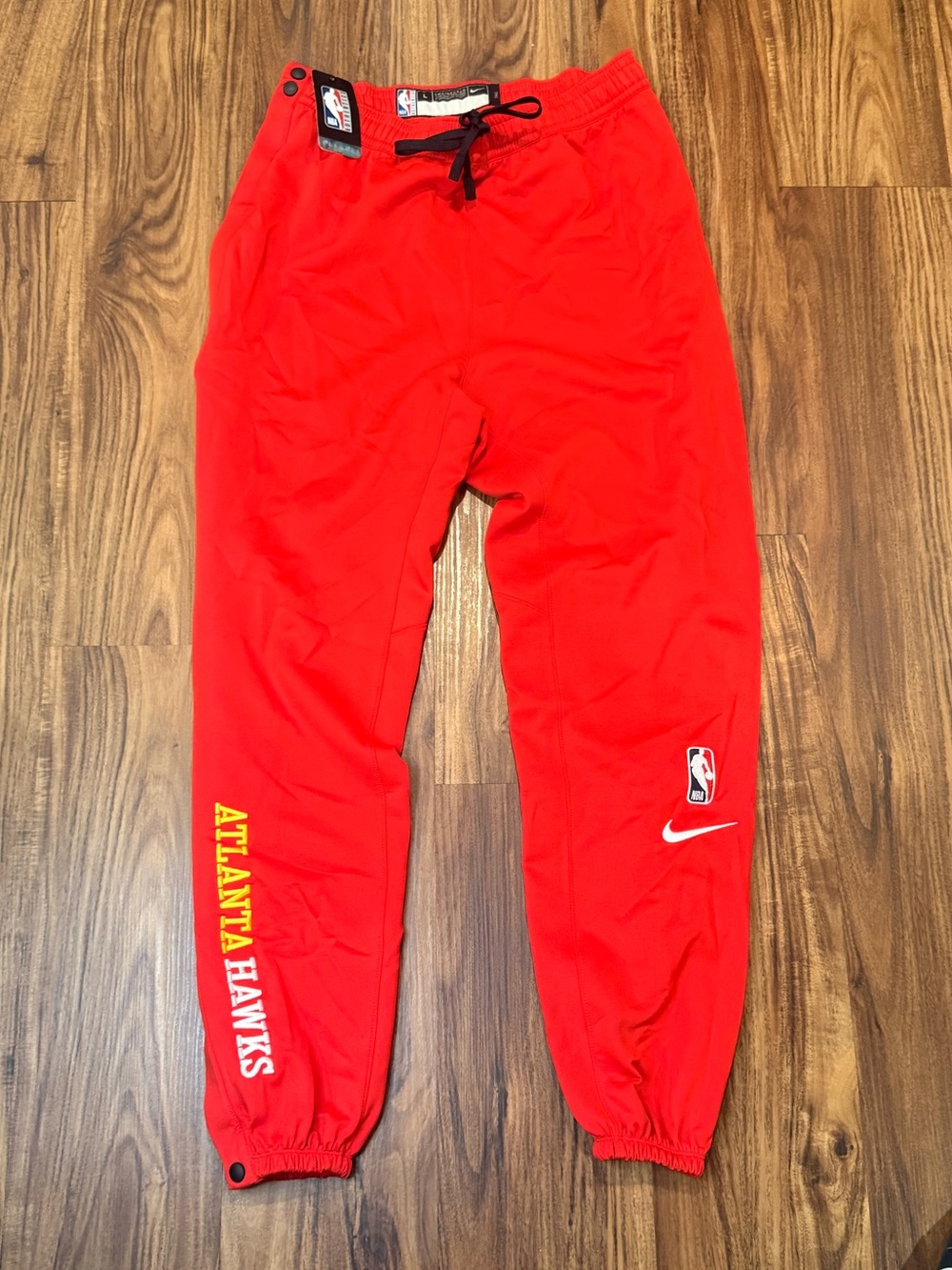 NWT NIKE NBA Atlanta Hawks Team Issue Rip Away Snap Warm Up Pants L CN4796-657